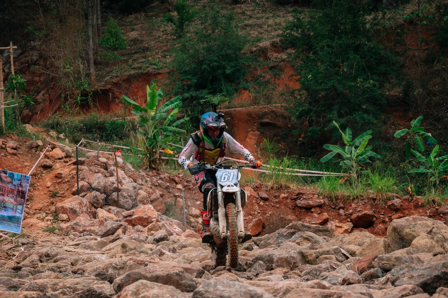 Mastering the Right Body Position for Off-Road Dirt Bike Riding in Hanoi
